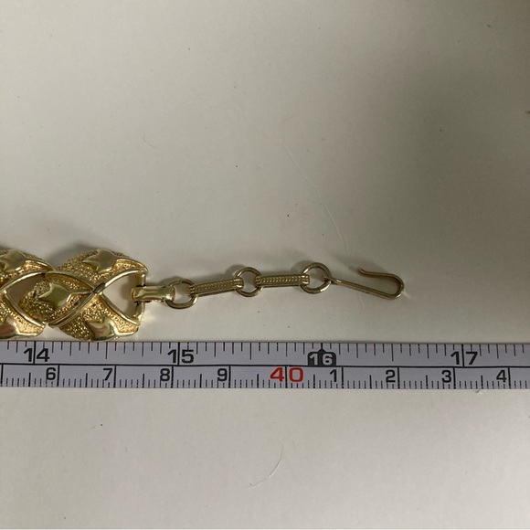 Vintage CORO Necklace 1960’s Signed Textured and Embossed Necklace. - Picture 7 of 7